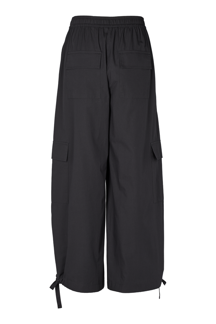 Basic Apparel Tilde Loose Cargo Pants Pants 001 Black